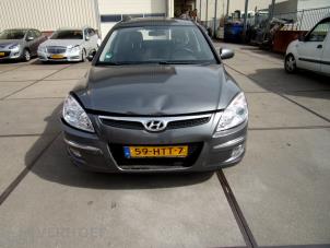 Hyundai i30 Crosswagon 1.6 CVVT 16V Sloopvoertuig (2009, Grijs)