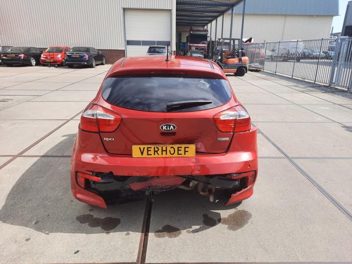 Kia Rio III 1.2 CVVT 16V Sloopvoertuig (2016, Rood)