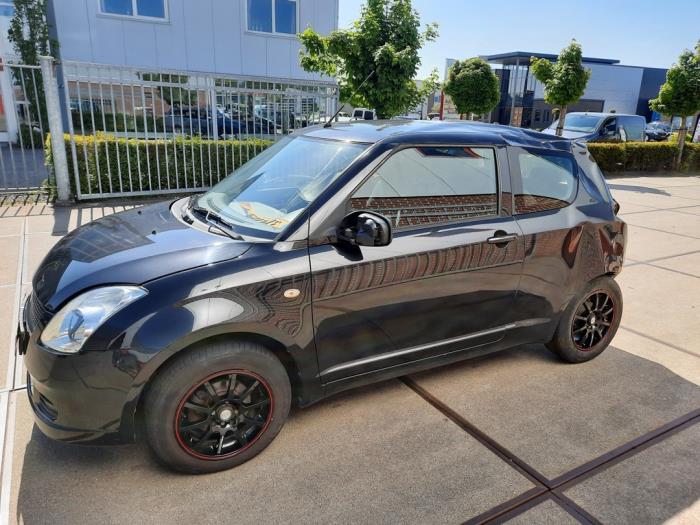 Suzuki Swift 1.3 VVT 16V Sloopvoertuig (2007, Zwart)