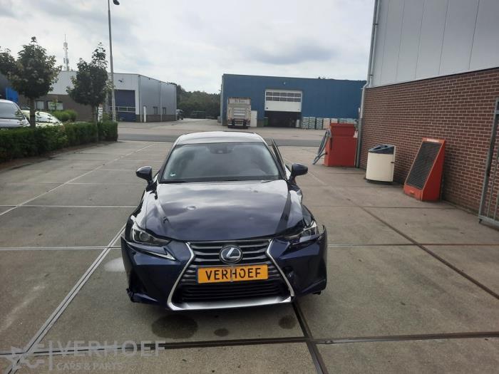 Lexus IS 300h 2.5 16V Sloopvoertuig (2018, Blauw)