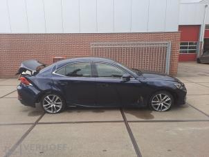 Lexus IS 300h 2.5 16V Sloopvoertuig (2018, Blauw)