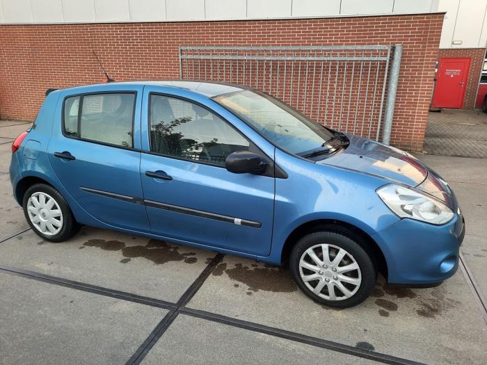 Renault Clio III 1.2 16V 75 Sloopvoertuig (2010, Blauw)