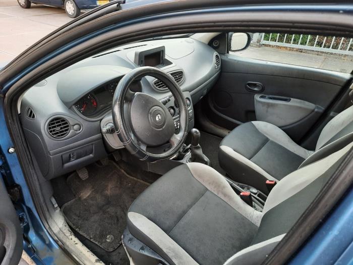 Renault Clio III 1.2 16V 75 Sloopvoertuig (2010, Blauw)