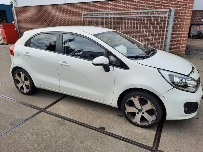 Kia Rio III 1.2 CVVT 16V Sloopvoertuig (2012, Wit)