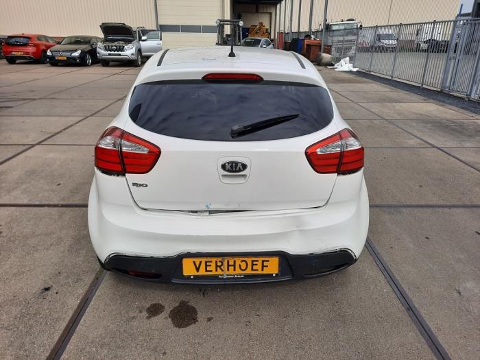 Kia Rio III 1.2 CVVT 16V Sloopvoertuig (2012, Wit)