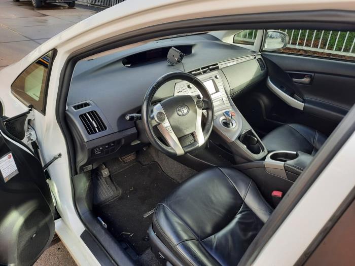 Toyota Prius 1.8 16V Sloopvoertuig (2012, Wit)