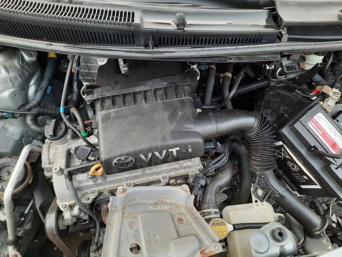 Toyota Yaris II 1.3 16V VVT-i Sloopvoertuig (2008, Grijs)