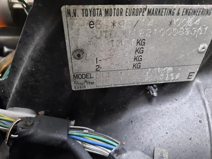 Toyota Yaris 1.3 16V VVT-i Sloopvoertuig (2001, Zwart)