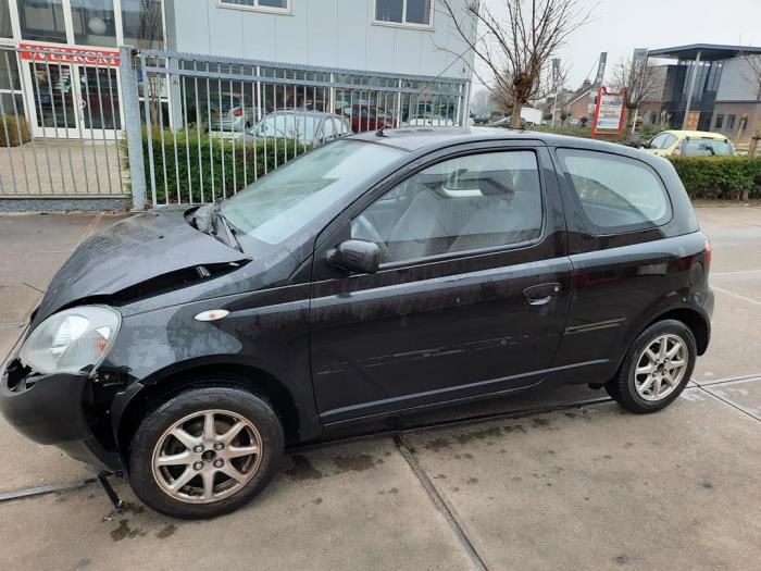 Toyota Yaris 1.3 16V VVT-i Sloopvoertuig (2001, Zwart)
