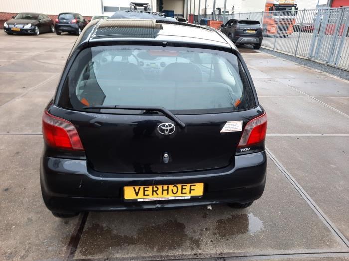Toyota Yaris 1.3 16V VVT-i Sloopvoertuig (2001, Zwart)