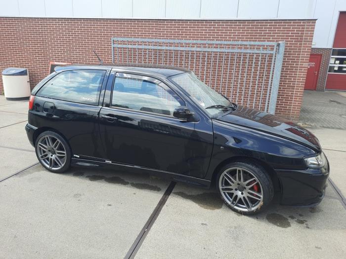 Seat Ibiza II 1.8 Turbo 20V Cupra Sloopvoertuig (2002, Zwart)