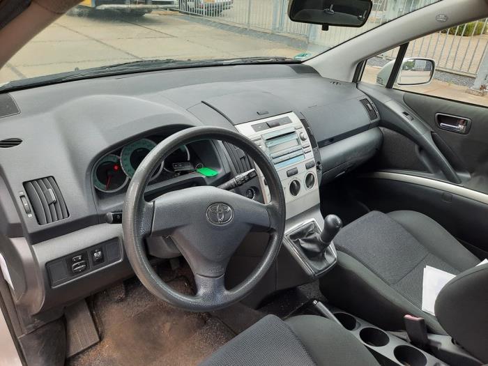 Toyota Corolla Verso 1.8 16V VVT-i Sloopvoertuig (2007, Grijs)