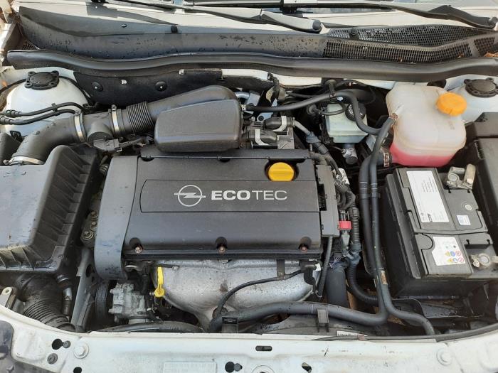 Opel Astra H SW 1.6 16V Twinport Sloopvoertuig (2006, Wit)