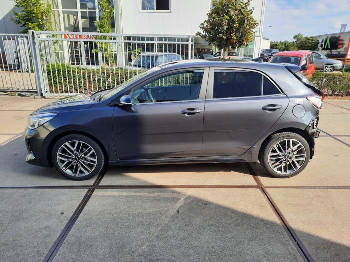 Kia Rio IV 1.0i T-GDi 100 12V Sloopvoertuig (2020, Grijs)