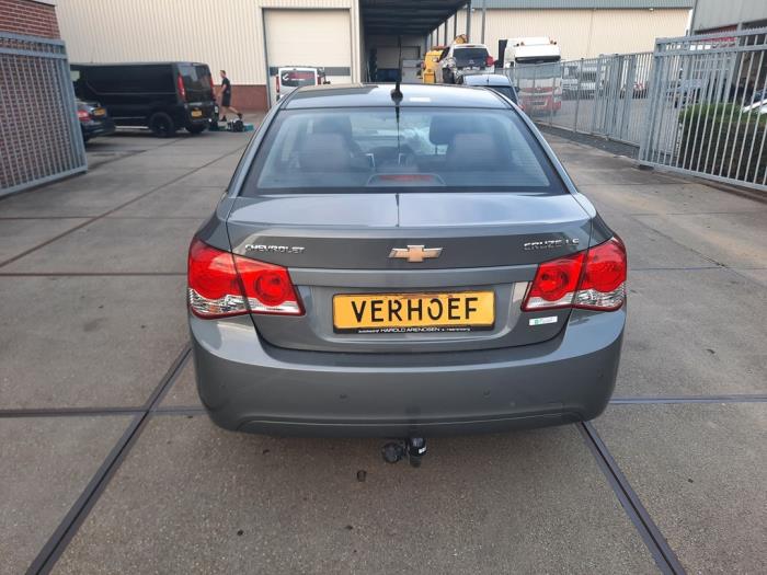 Chevrolet Cruze 1.8 16V VVT Bifuel Sloopvoertuig (2012, Grijs)