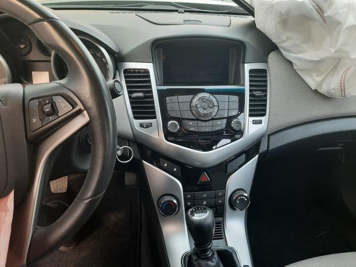 Chevrolet Cruze 1.8 16V VVT Bifuel Sloopvoertuig (2012, Grijs)