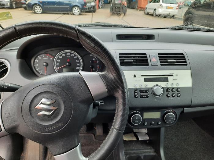 Suzuki Swift 1.3 VVT 16V Sloopvoertuig (2008, Rood)