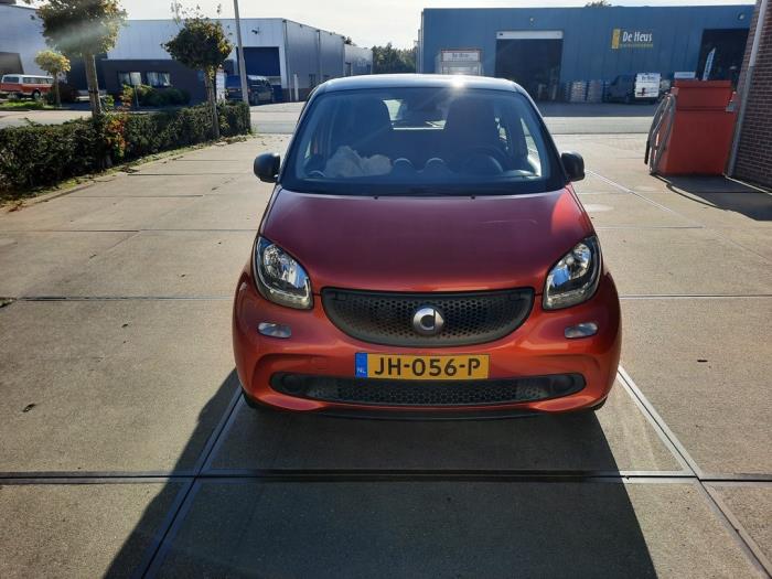Smart Forfour 1.0 12V Sloopvoertuig (2016, Rood)