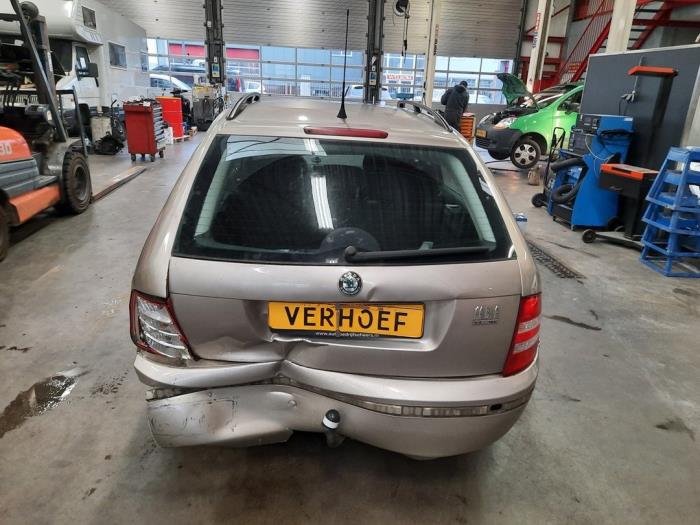 Skoda Fabia 1.4i 16V Sloopvoertuig (2005, Beige)