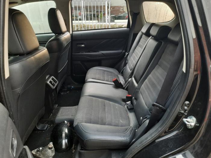 Mitsubishi Outlander 2.4 16V PHEV 4x4 Sloopvoertuig (2019, Zwart)