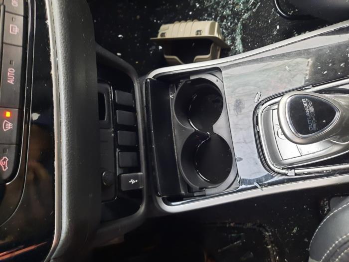 Mitsubishi Outlander 2.4 16V PHEV 4x4 Sloopvoertuig (2019, Zwart)