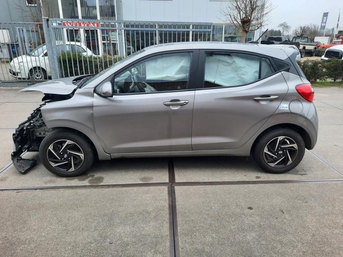 Hyundai i10 1.0 12V Sloopvoertuig (2021, Grijs)