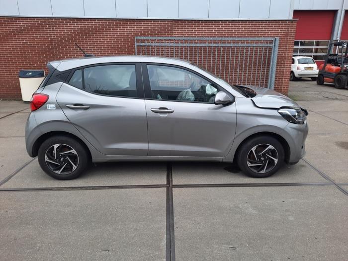 Hyundai i10 1.0 12V Sloopvoertuig (2021, Grijs)