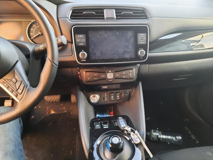 Nissan Leaf Electric Sloopvoertuig (2022, Grijs)