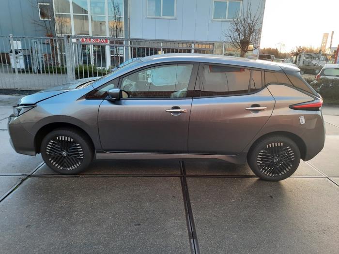 Nissan Leaf Electric Sloopvoertuig (2022, Grijs)