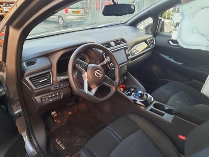 Nissan Leaf Electric Sloopvoertuig (2022, Grijs)