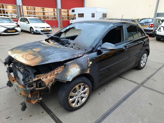 Kia Rio IV 1.0i T-GDi 100 12V Sloopvoertuig (2017, Zwart)