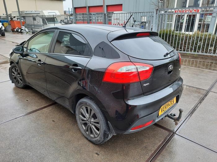 Kia Rio III 1.2 CVVT 16V Sloopvoertuig (2014, Zwart)