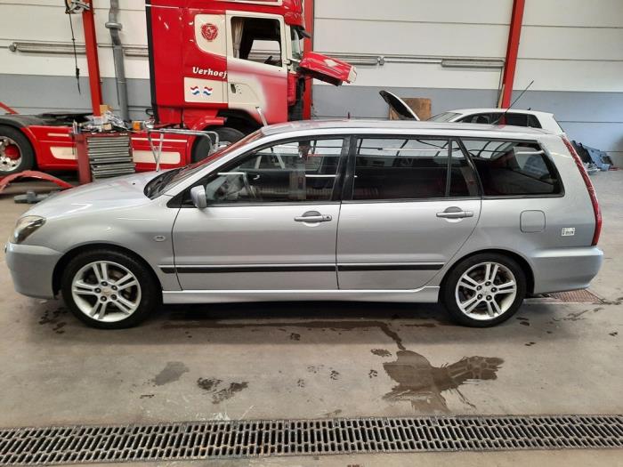 Mitsubishi Lancer Wagon 1.6 16V Sloopvoertuig (2004, Grijs)