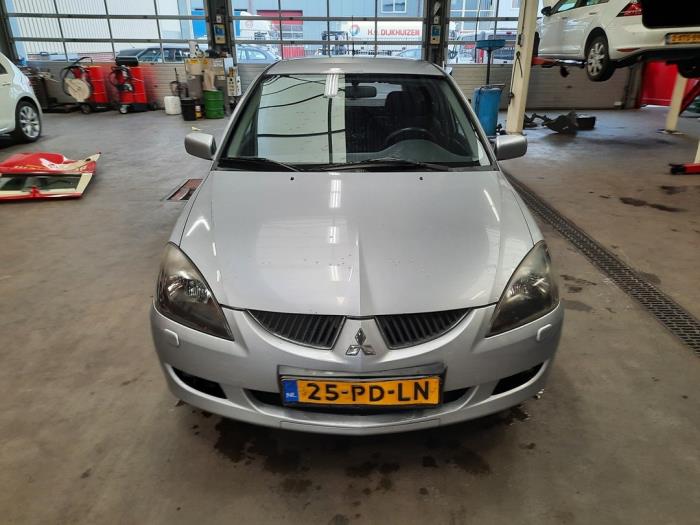 Mitsubishi Lancer Wagon 1.6 16V Sloopvoertuig (2004, Grijs)