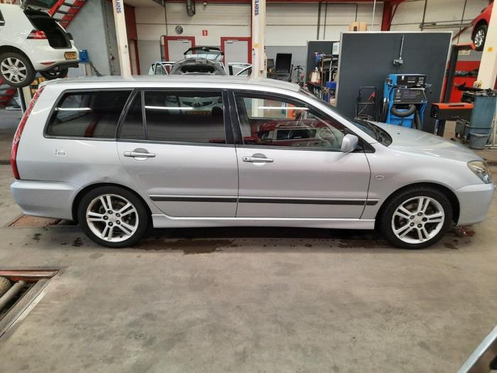 Mitsubishi Lancer Wagon 1.6 16V Sloopvoertuig (2004, Grijs)