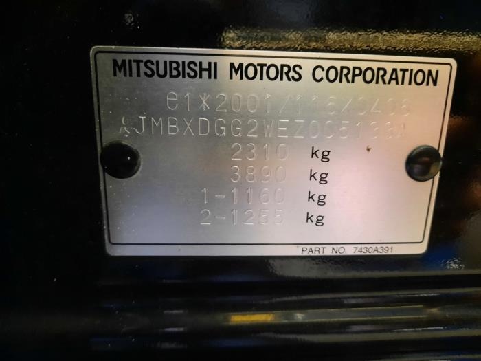 Mitsubishi Outlander 2.0 16V PHEV 4x4 Sloopvoertuig (2013, Zwart)