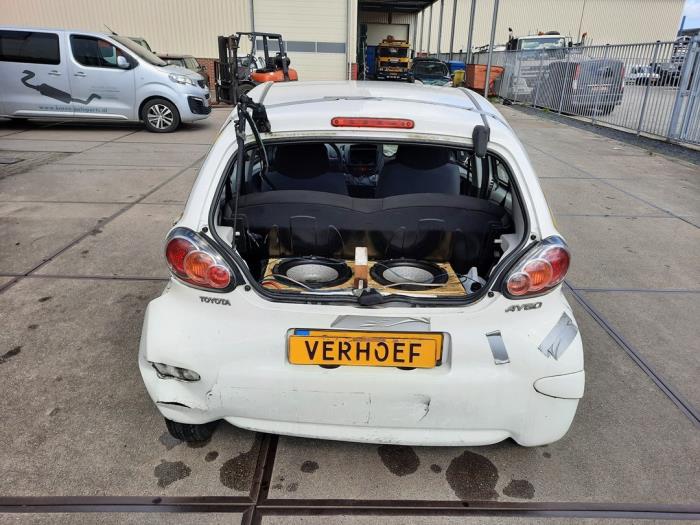 Toyota Aygo 1.0 12V VVT-i Sloopvoertuig (2010, Wit)