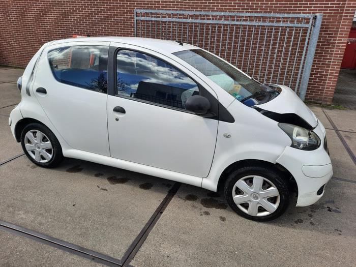 Toyota Aygo 1.0 12V VVT-i Sloopvoertuig (2010, Wit)