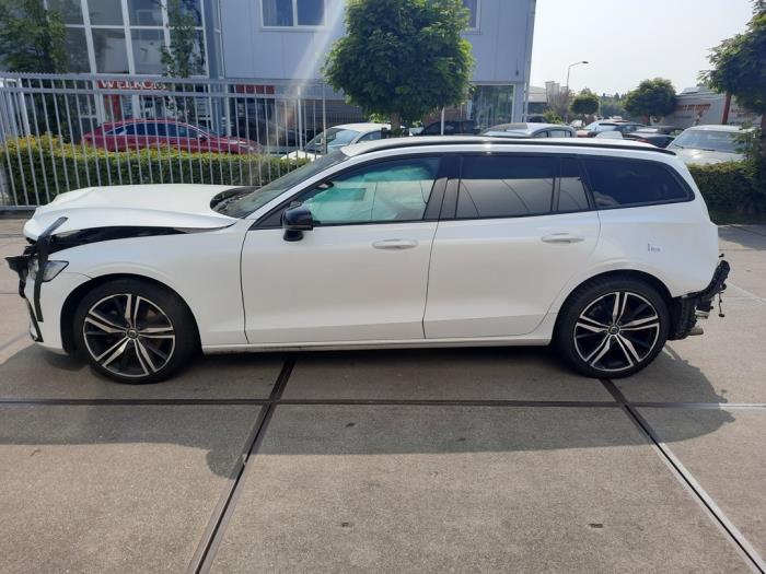 Volvo V60 II 2.0 T4 16V Sloopvoertuig (2020, Wit)