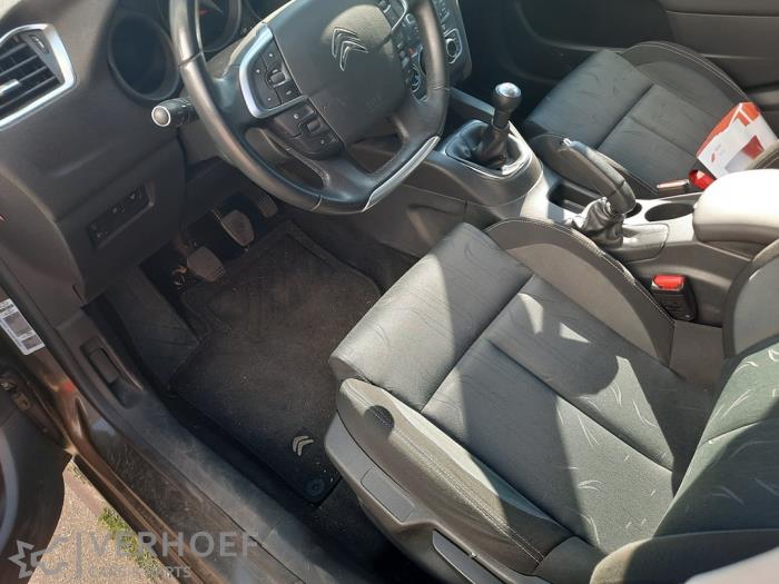 Citroen C4 Berline 1.6 16V VTi Sloopvoertuig (2011, Bruin)