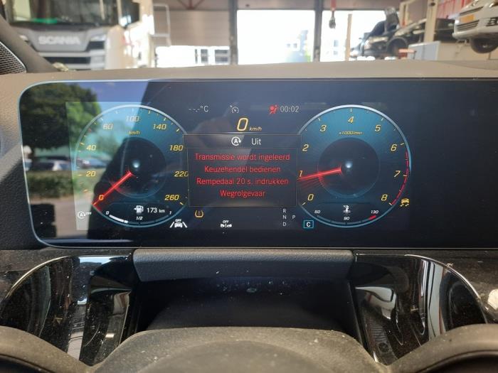 Mercedes GLA 1.3 200 Turbo 16V Sloopvoertuig (2020, Zwart)