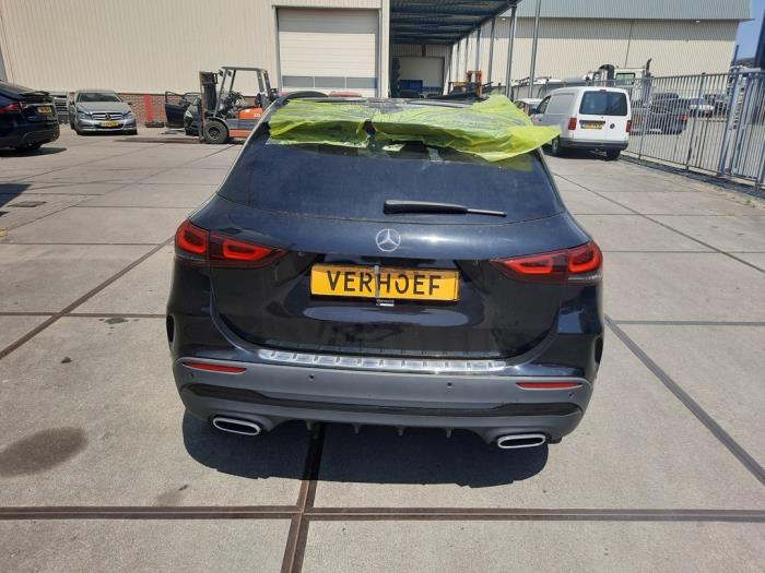 Mercedes GLA 1.3 200 Turbo 16V Sloopvoertuig (2020, Zwart)