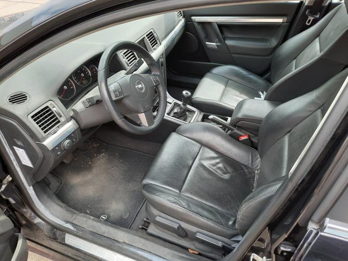 Opel Vectra C GTS 2.2 DIG 16V Sloopvoertuig (2007, Zwart)