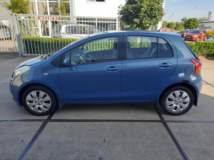 Toyota Yaris II 1.3 16V VVT-i Sloopvoertuig (2006, Blauw)