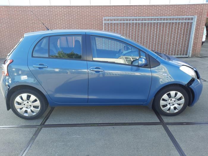 Toyota Yaris II 1.3 16V VVT-i Sloopvoertuig (2006, Blauw)