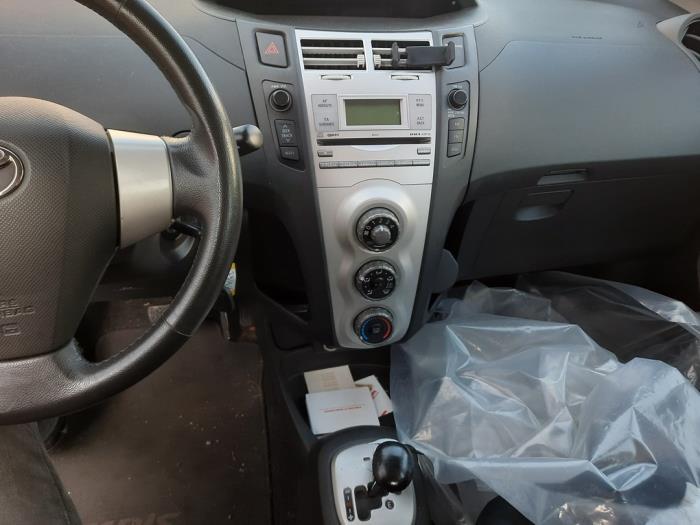 Toyota Yaris II 1.3 16V VVT-i Sloopvoertuig (2006, Blauw)