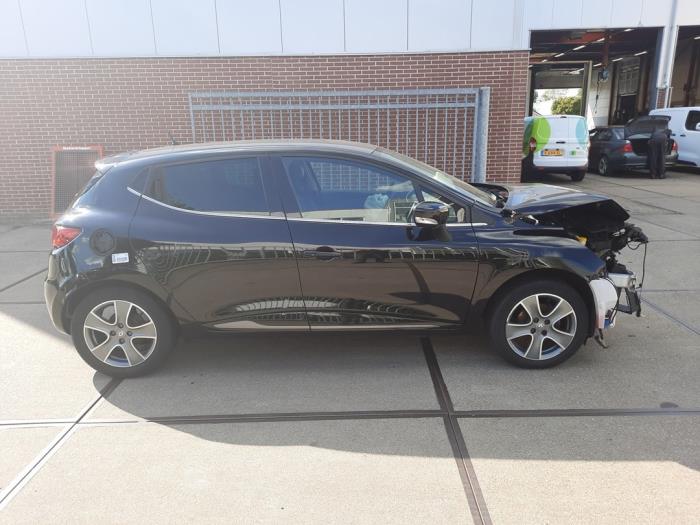 Renault Clio IV 0.9 Energy TCE 90 12V Sloopvoertuig (2015, Zwart)