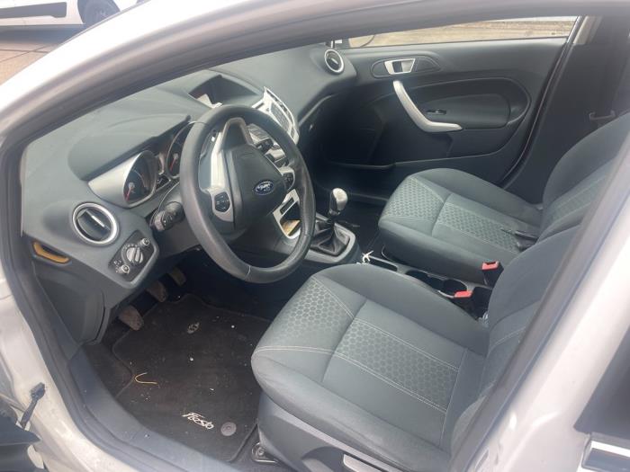 Ford Fiesta 6 1.25 16V Sloopvoertuig (2012, Wit)