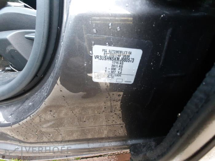 Peugeot 2008 1.2 VTi 12V PureTech 130 Sloopvoertuig (2021, Grijs)