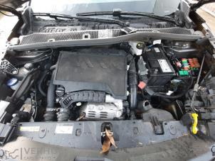 Peugeot 2008 1.2 VTi 12V PureTech 130 Sloopvoertuig (2021, Grijs)